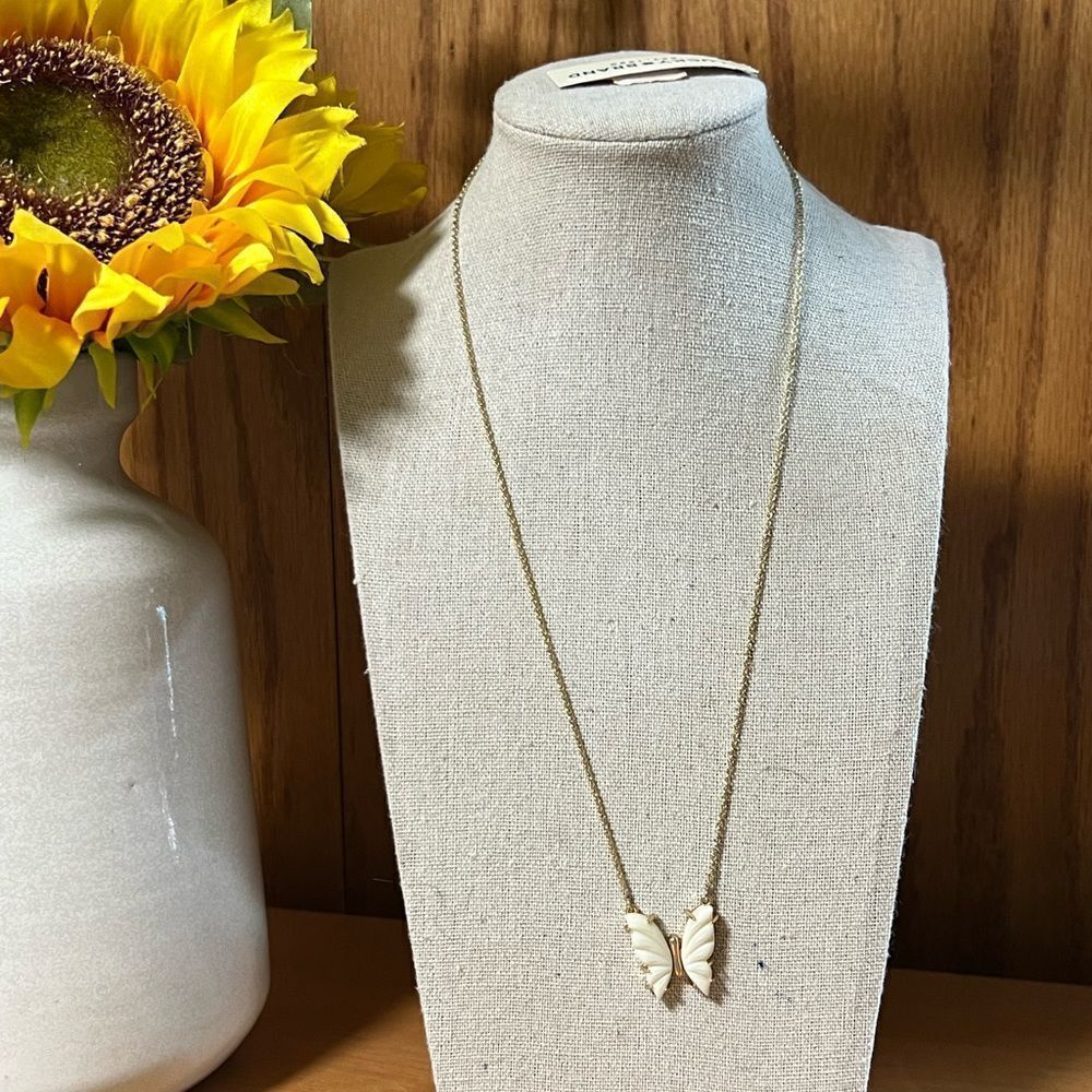 Elegant Gold Butterfly Pendant Necklace NWT #LBNK7